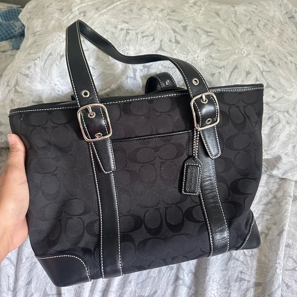 Coach purse flawless condition - Picture 3 of 8